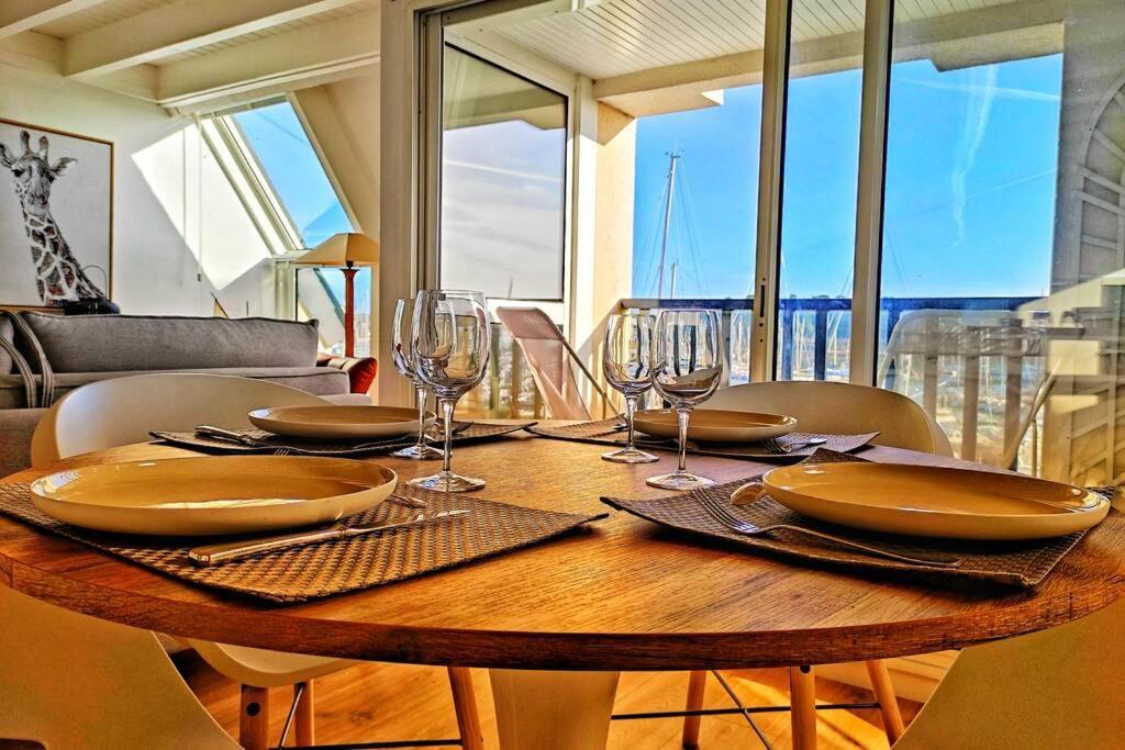 Les Balcons De La Trinite - Vue Sur Mer Et Le Port Exterior foto